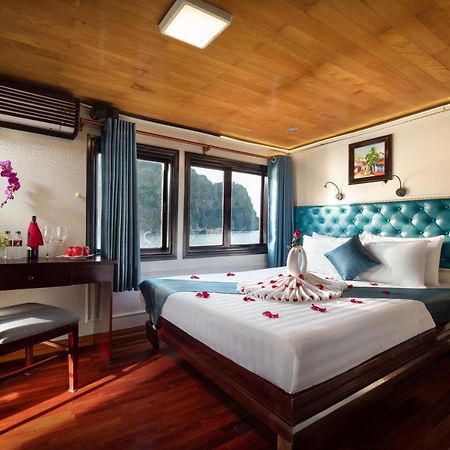 Charm Boutique Cruise Hotel Ha Long Buitenkant foto