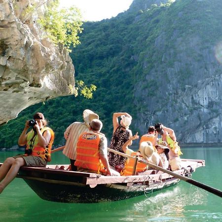 Charm Boutique Cruise Hotel Ha Long Buitenkant foto