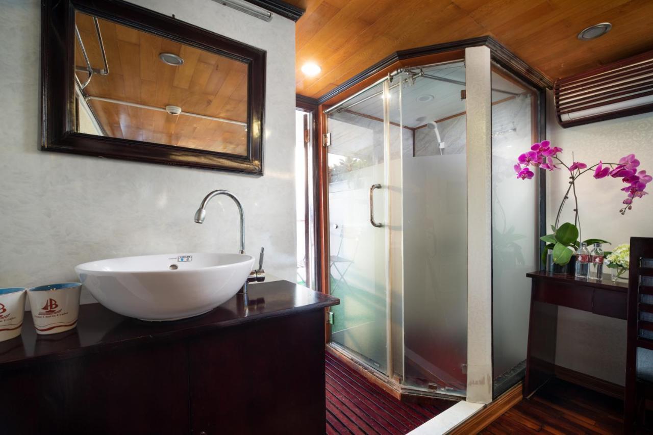Charm Boutique Cruise Hotel Ha Long Buitenkant foto