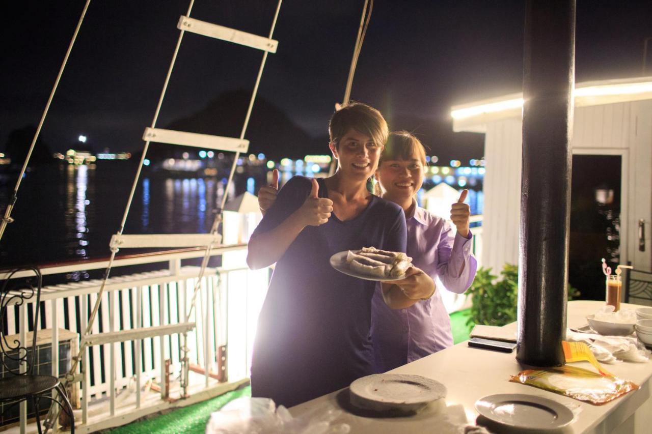 Charm Boutique Cruise Hotel Ha Long Buitenkant foto