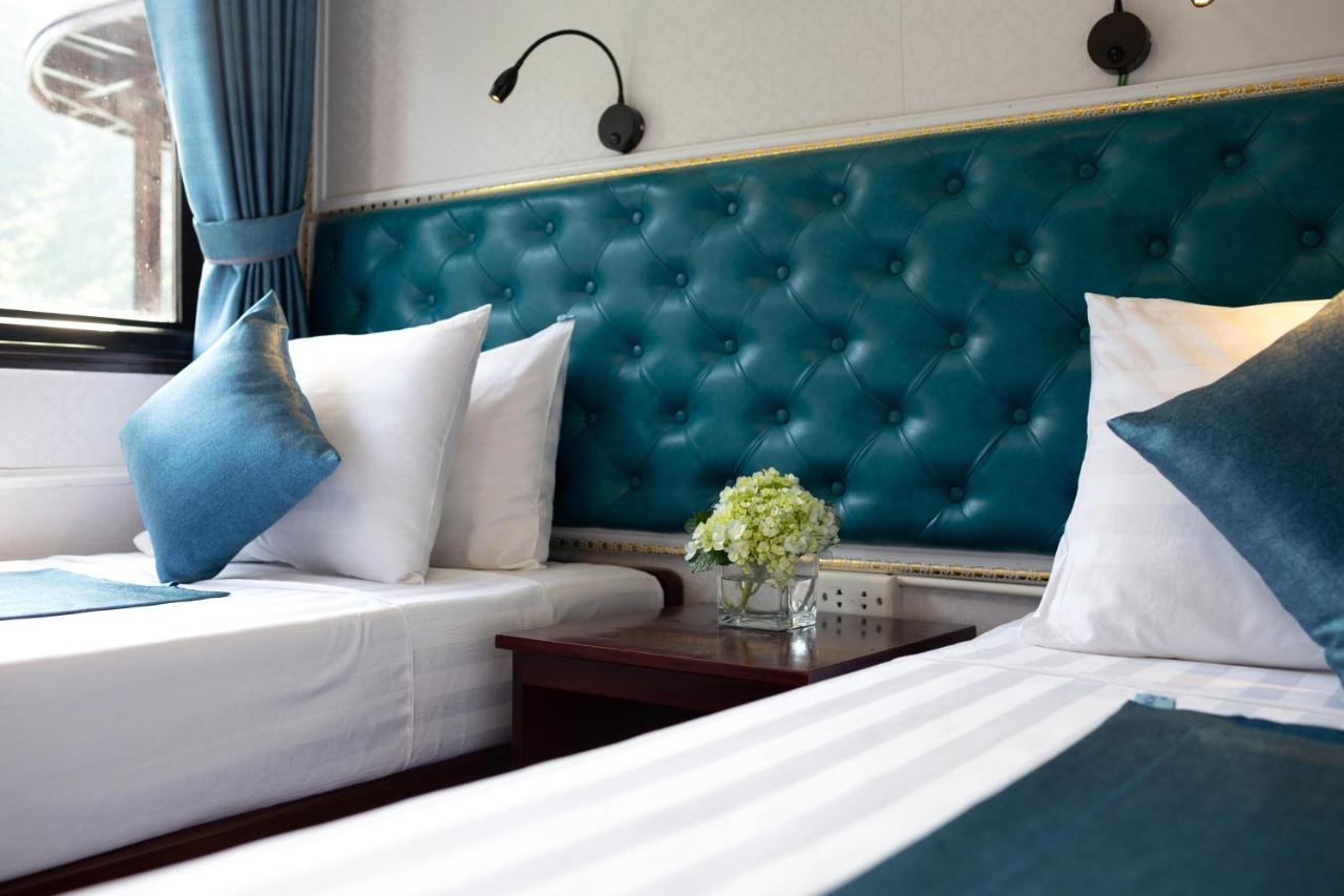 Charm Boutique Cruise Hotel Ha Long Buitenkant foto