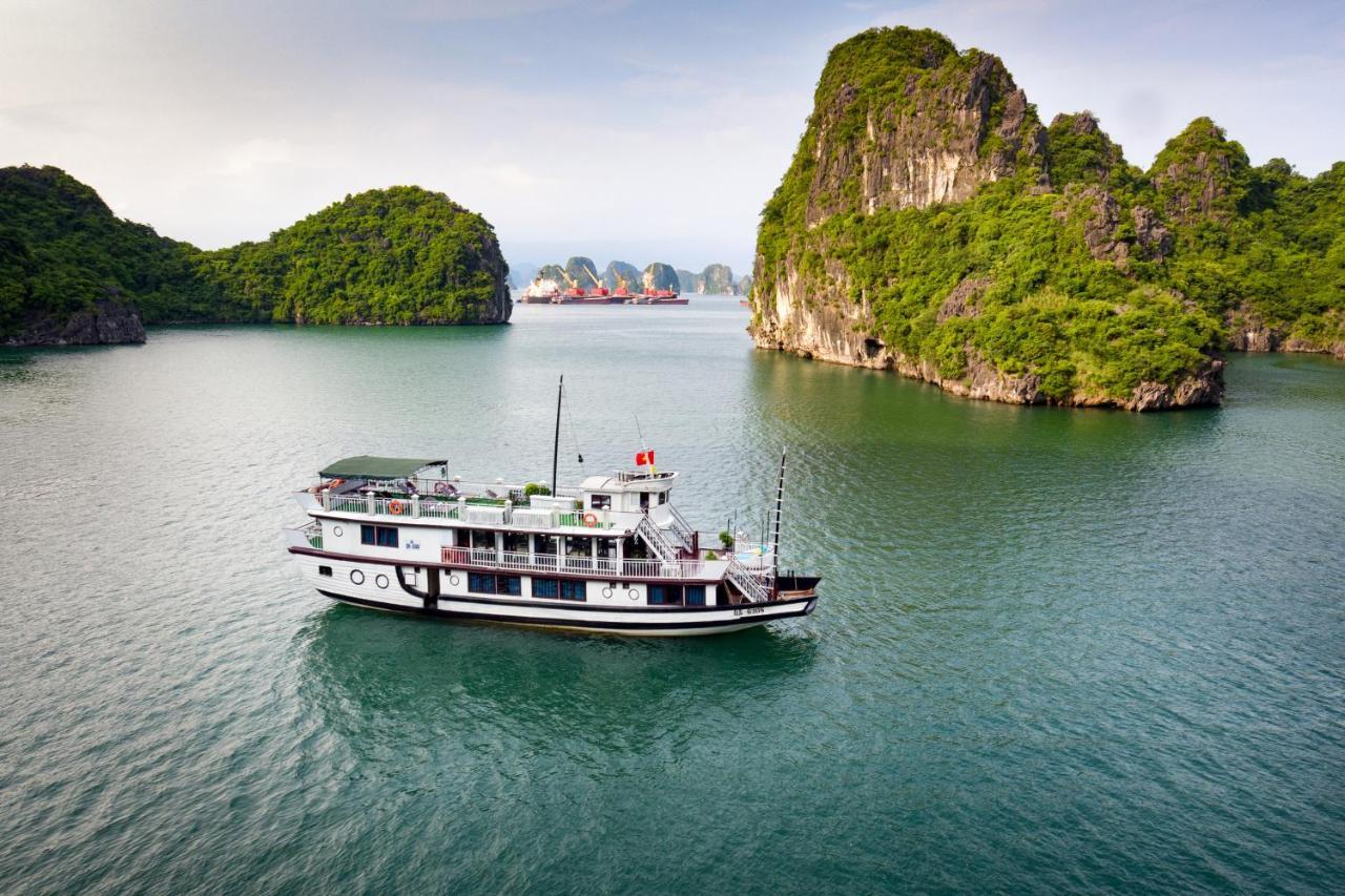 Charm Boutique Cruise Hotel Ha Long Buitenkant foto