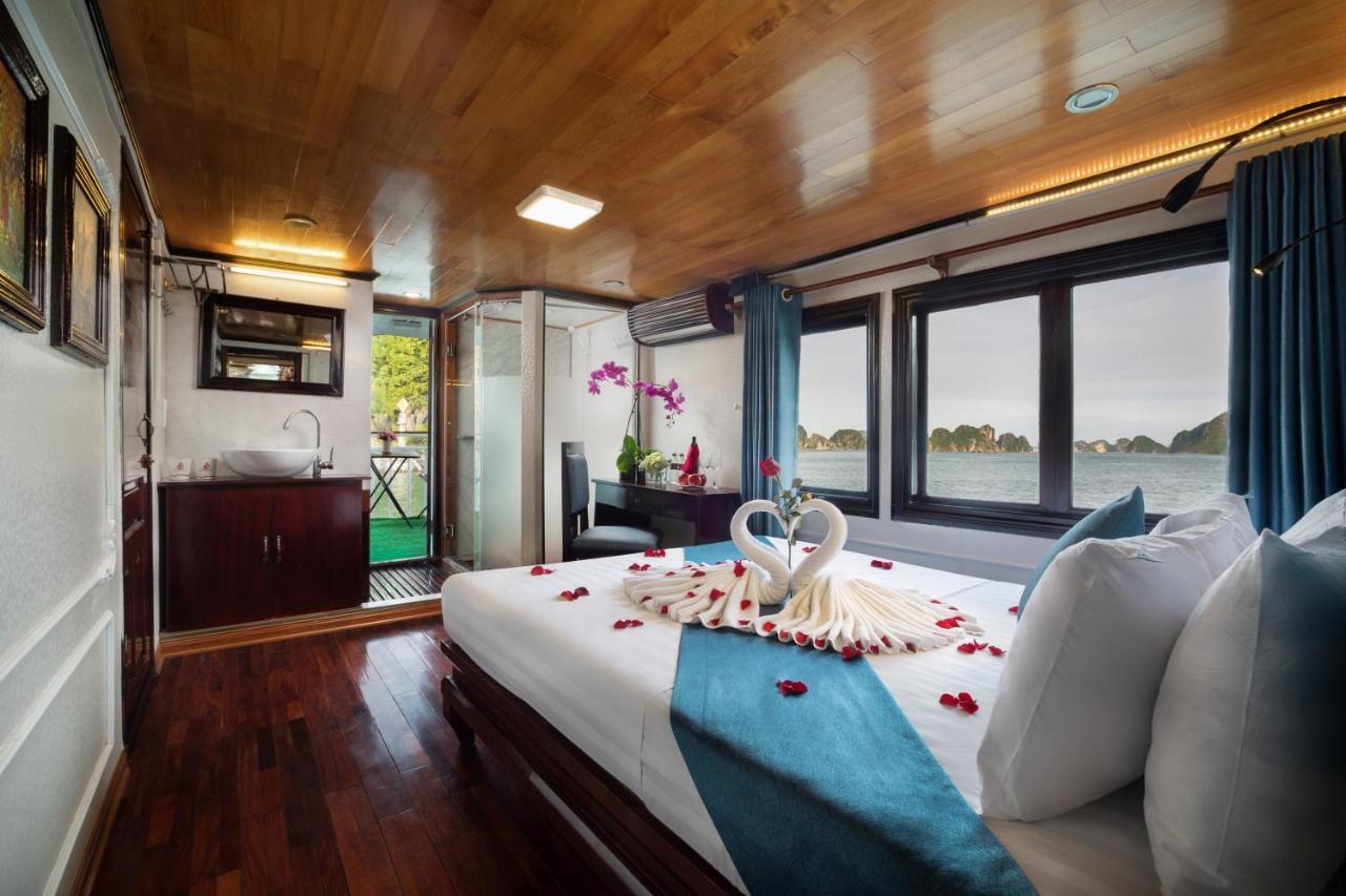 Charm Boutique Cruise Hotel Ha Long Buitenkant foto