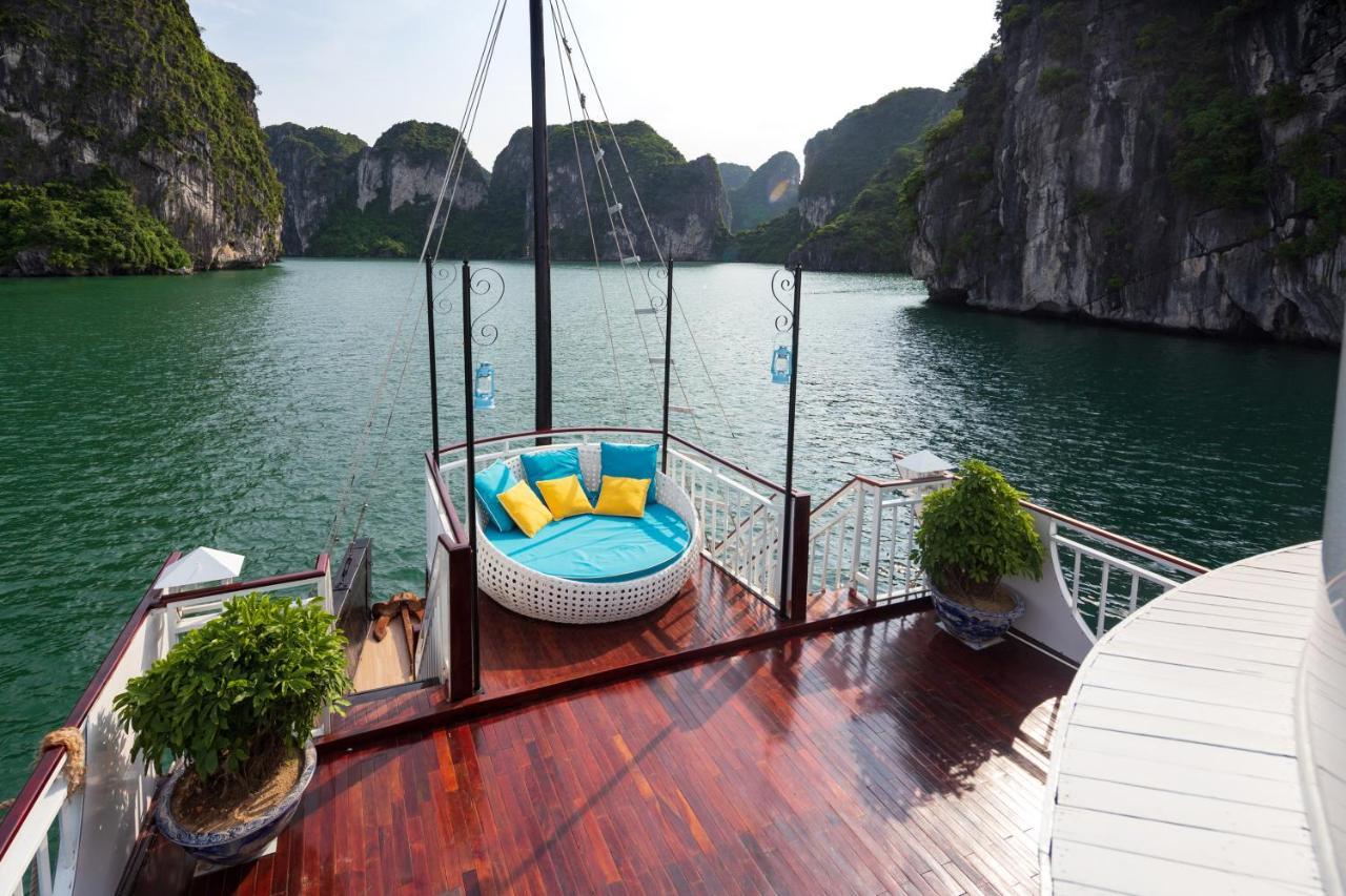 Charm Boutique Cruise Hotel Ha Long Buitenkant foto