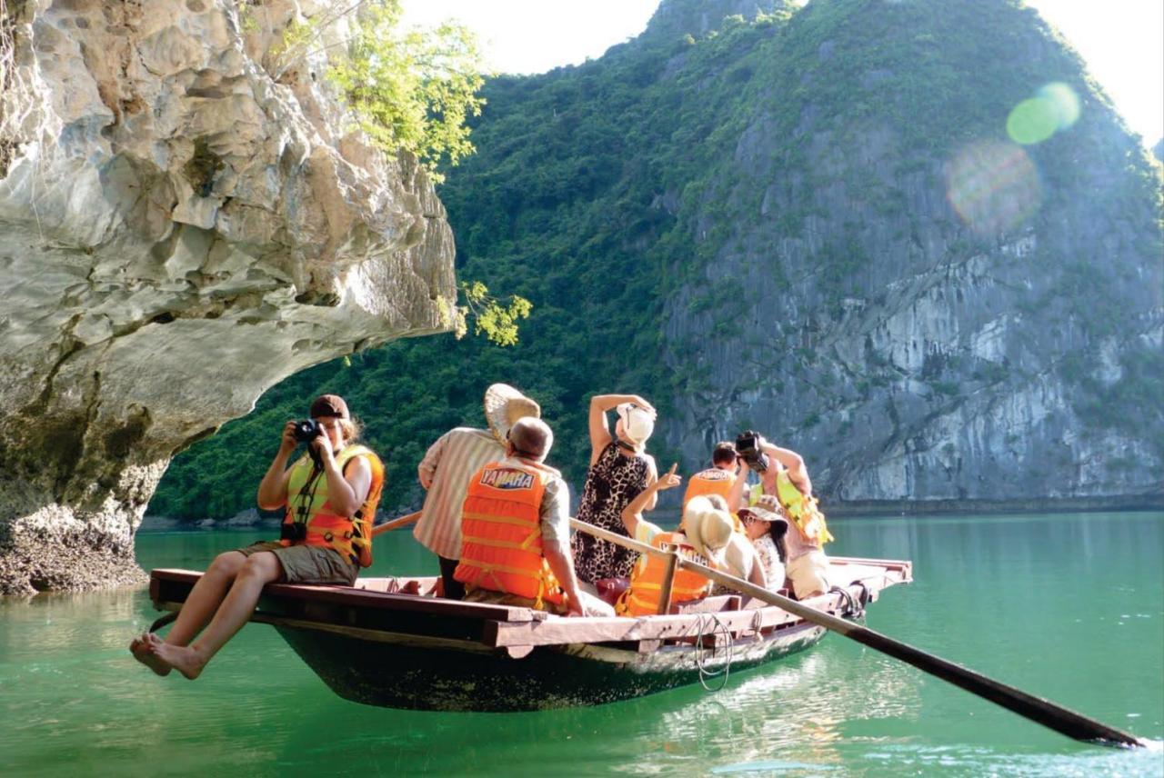 Charm Boutique Cruise Hotel Ha Long Buitenkant foto